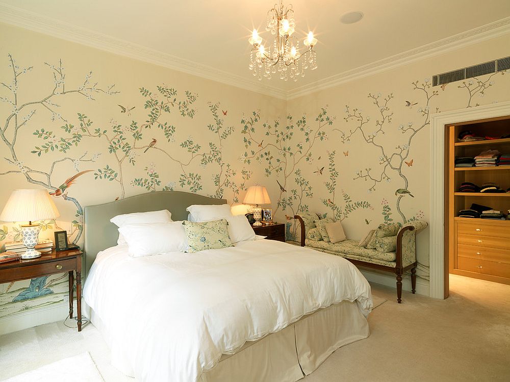 CHOOSE A WALLPAPER WITH A DELICATE PATTERN
